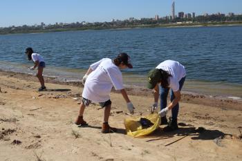 Voluntarios recolectan más de 1.200 kilos de residuos en Asunción